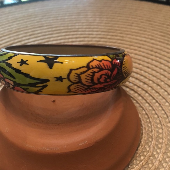 Enamel “Love” with roses bangle bracelet - Picture 2 of 4